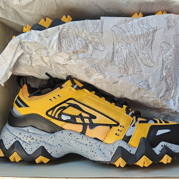FILA Oakmont Trail Sneakers – Brand New with Tags - Picture 16 of 17